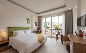 Ami Old Quarter Hotel